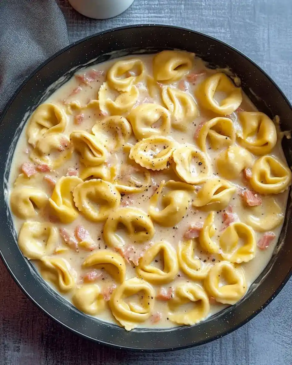 Tortellini mit Schinken und Sahnesoße: Einfach lecker!