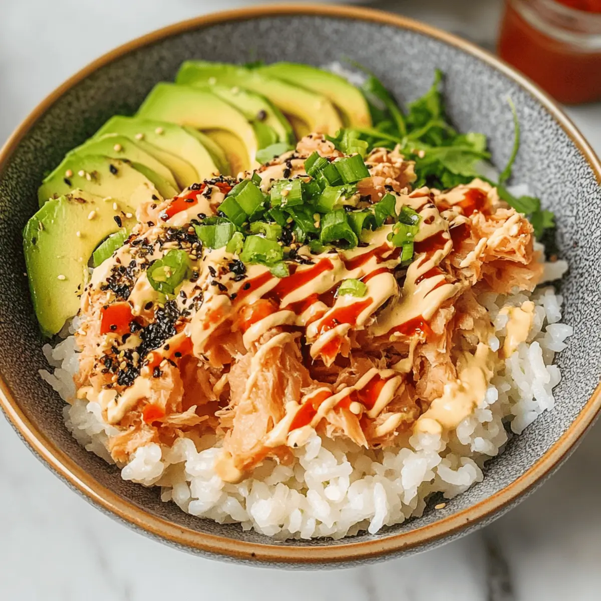 Eingelegter Thunfisch Sushi-Schüssel im Handumdrehen