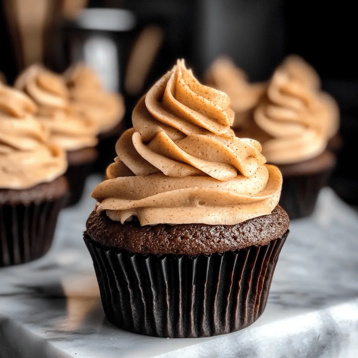 Saftige Schokoladen-Kürbis-Cupcakes für den Herbst