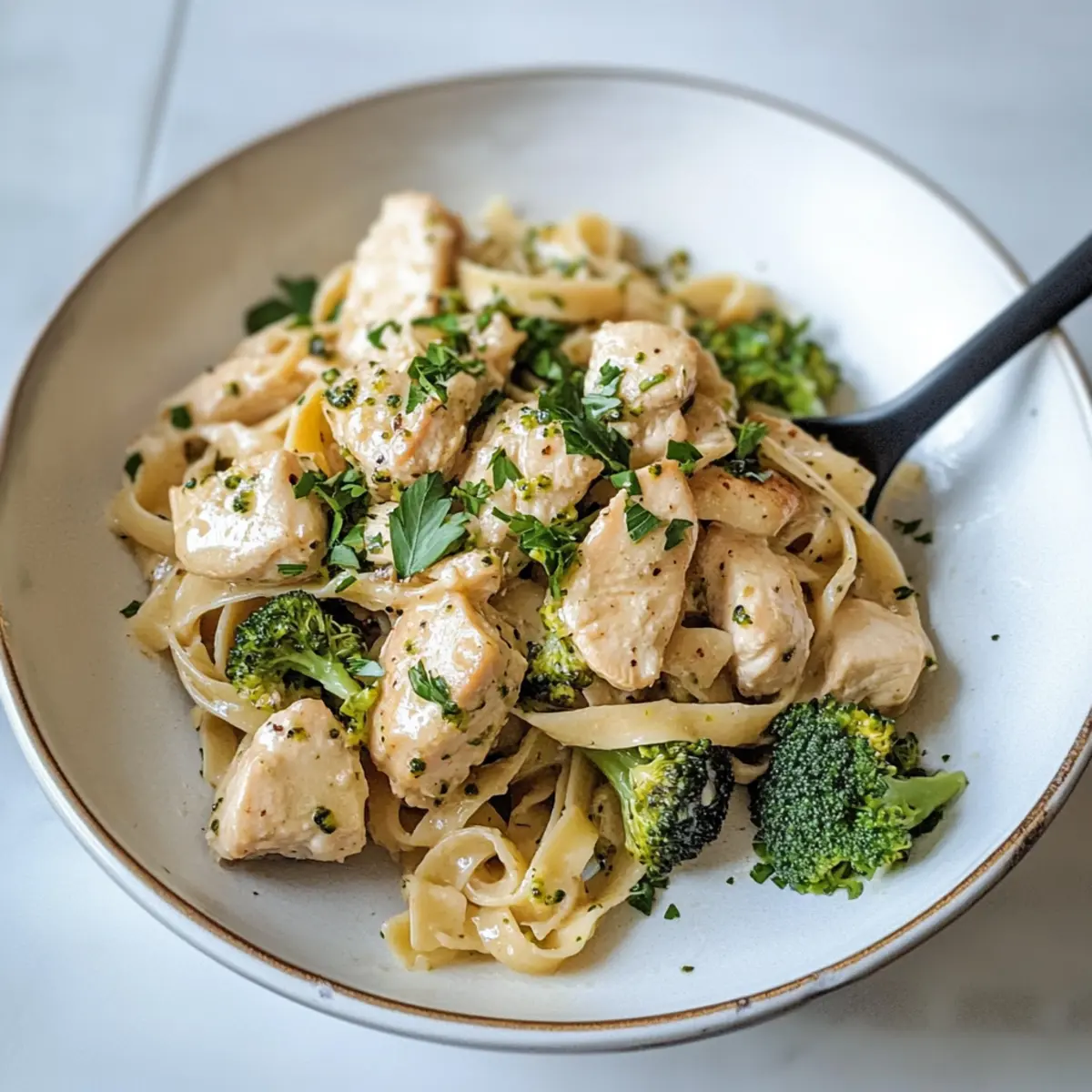 20 Minuten Hähnchen Alfredo mit Sonnenblumencreme