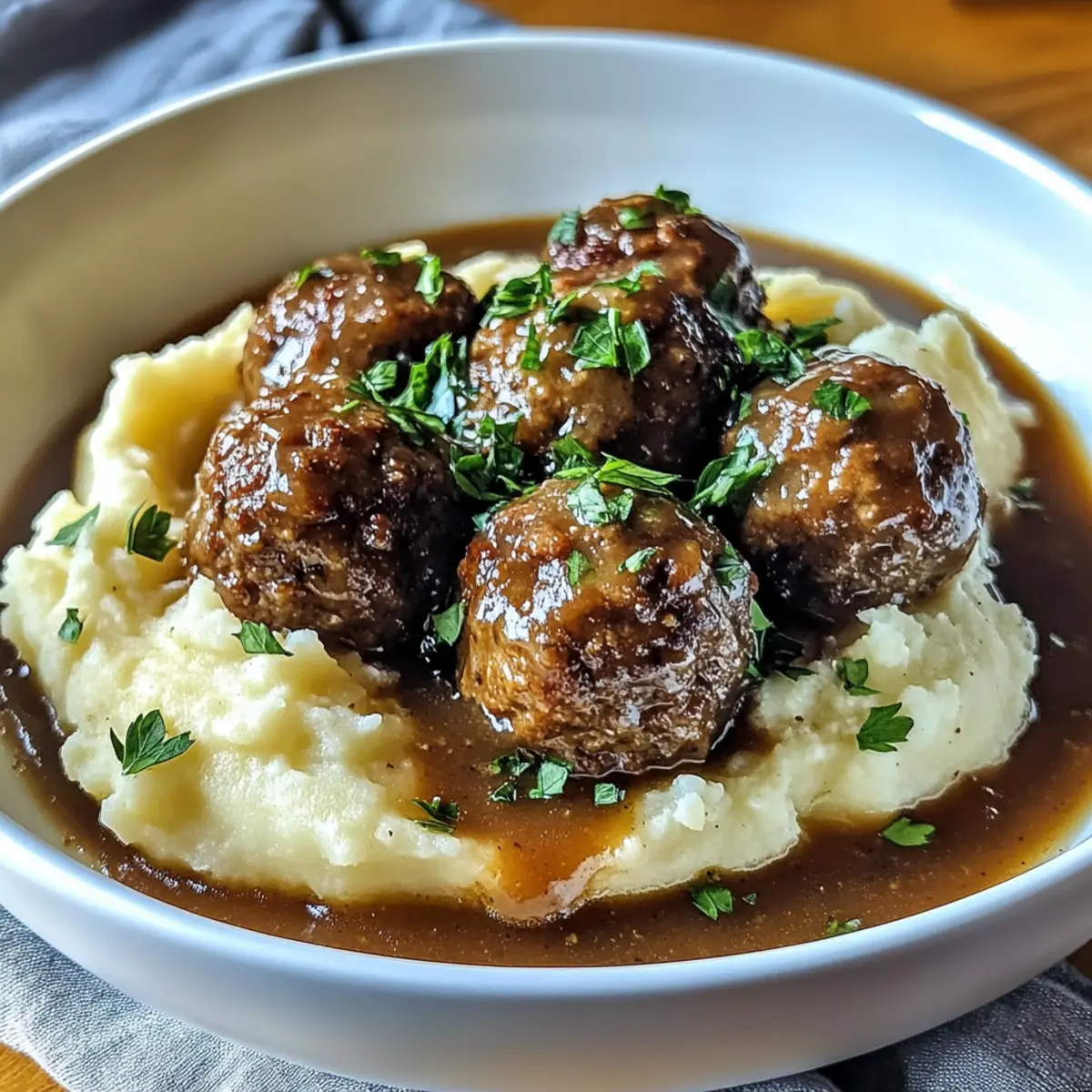 Schnelle Salisbury-Steak-Fleischbällchen mit Püree