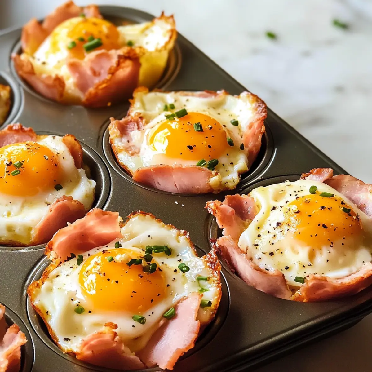 Schinken und Käse Eierbecher für dein Frühstück