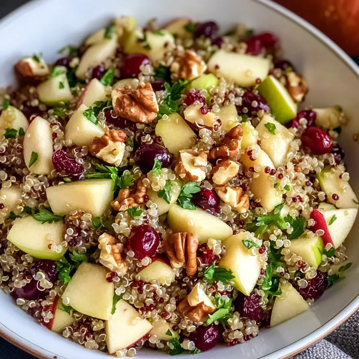 Quinoa Apfel Salat: Frisch, Gesund und Lecker