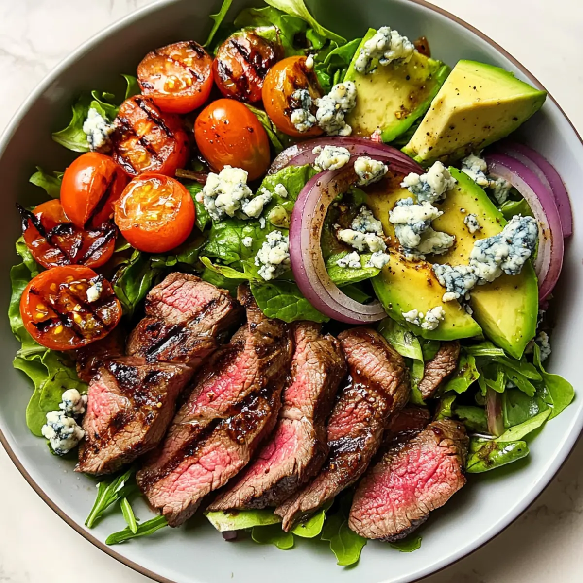 Gegrillter Steak-Salat für den perfekten Sommerabend